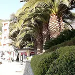 Laura 3*