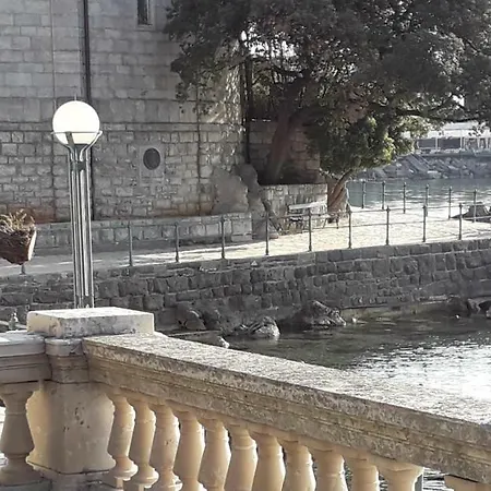 Laura ゲストハウス 3*